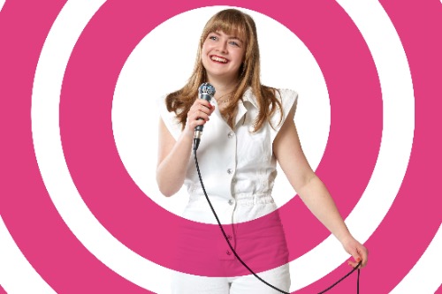 campagnebeeld GO Waalwijk thema cultuur: Jonge vrouw zingt